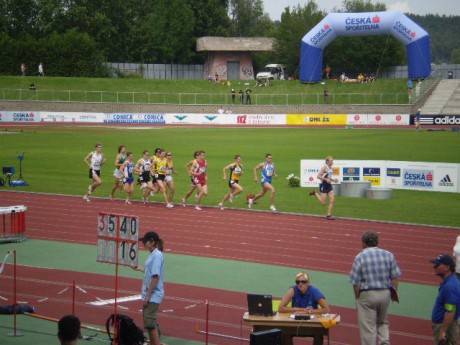 Hurtík-Bartůněk-rozběh 1500m.JPG