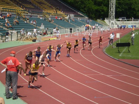 Start na 800m-Bartůněk-Růža-Bundzík (ve žlutém).JPG