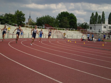 400m př.-ve 2.dráze Růža.JPG