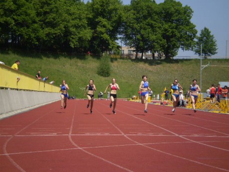 Eva Šutová-finále 100m.JPG