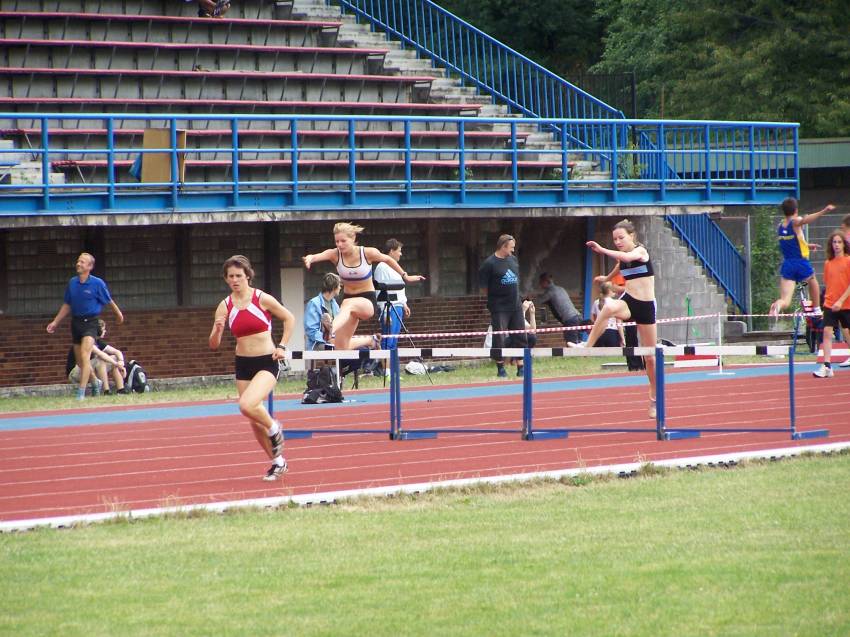 Martina Hořáková-400m př.jpg