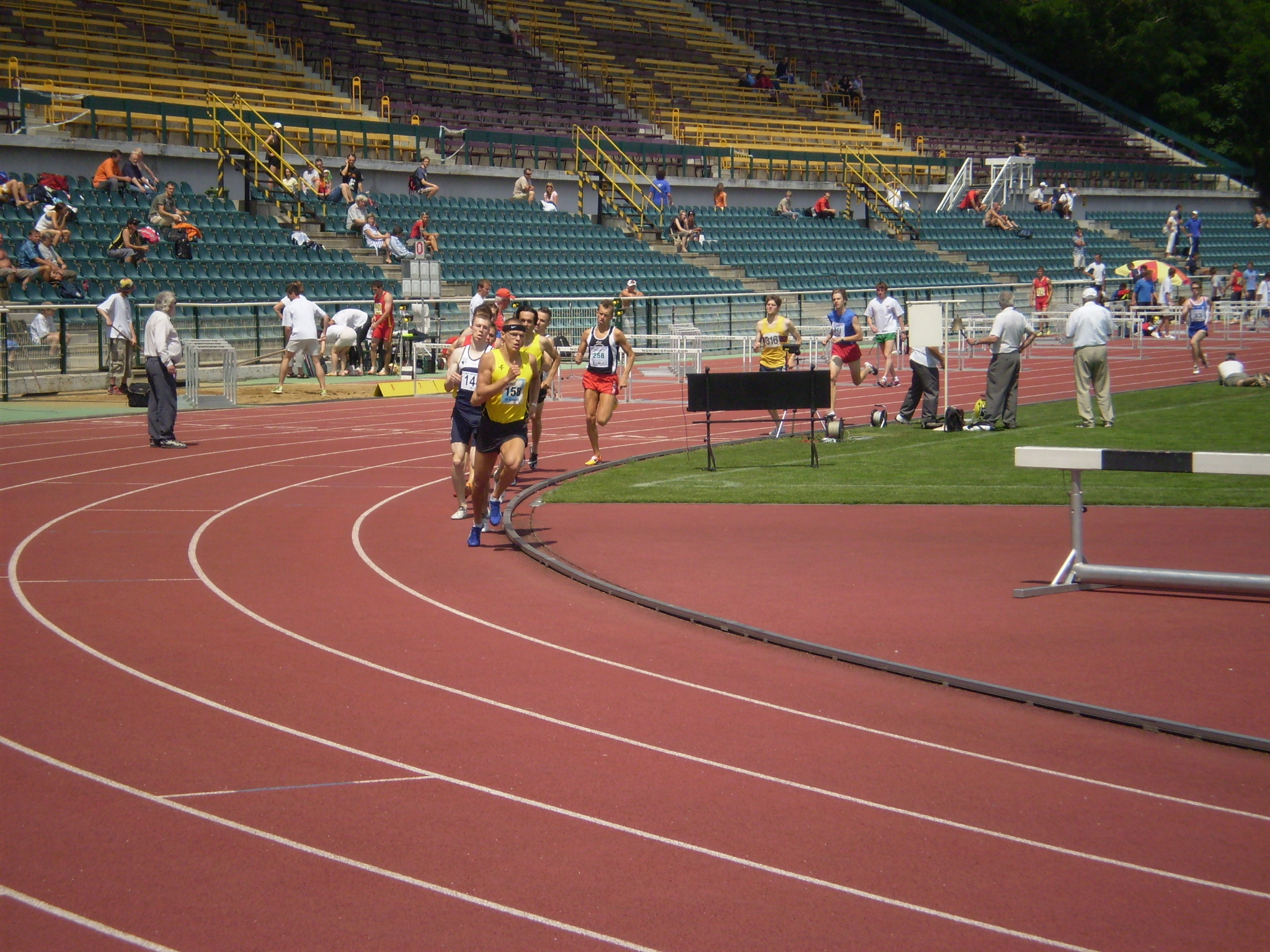 800m-Růža klasicky na čele.JPG