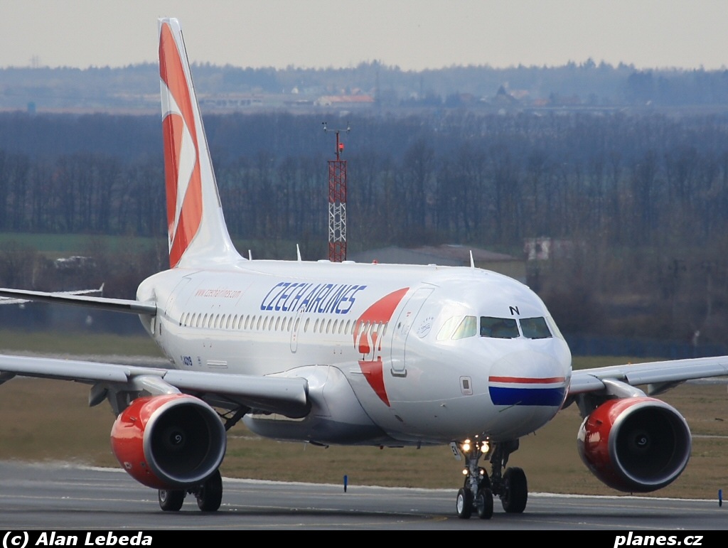 A319-112 Czech Airlines ČSA OK-NEN.jpg